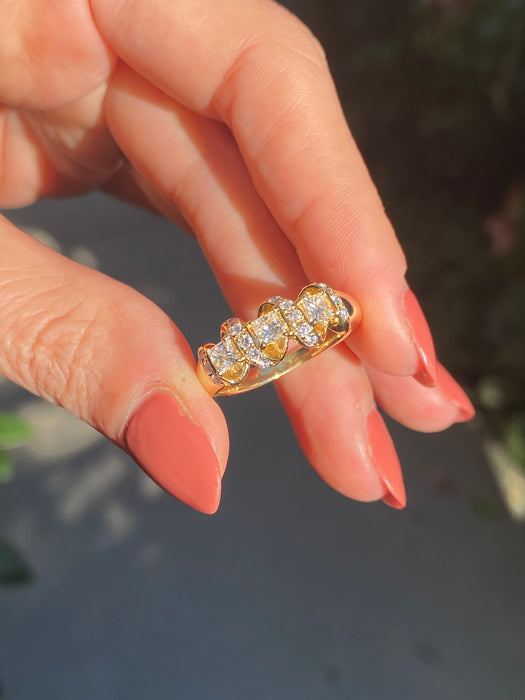 18k diamond swirl ring size 7.5