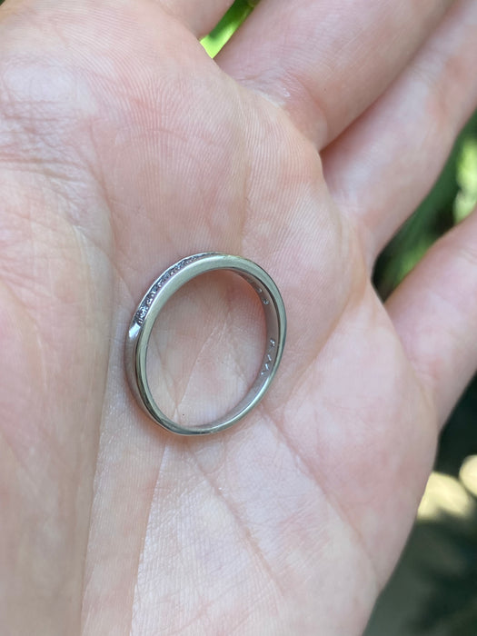 Platinum 0.25 tcw diamond ring size 6