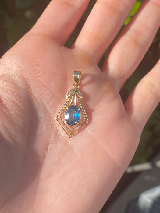 14k London blue topaz pendant