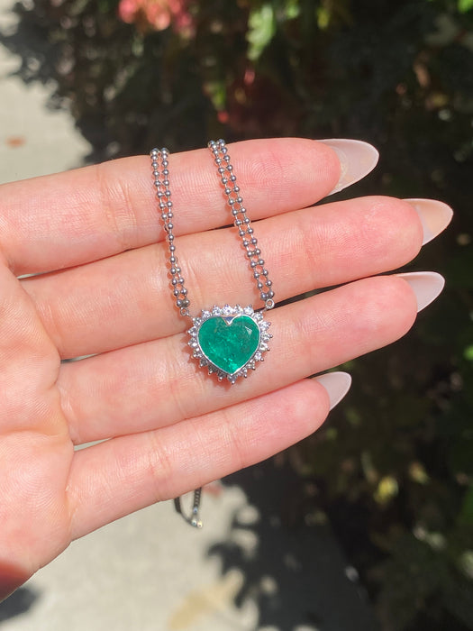 Platinum 850 bezel set 3.5 carat emerald heart and diamond bead necklace
