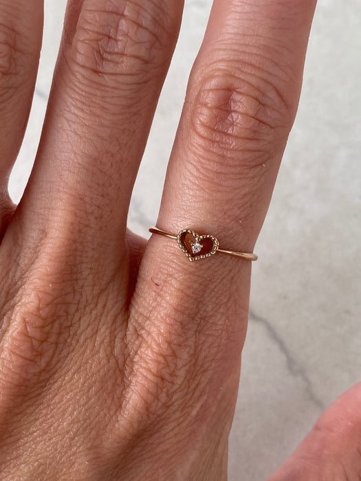 Vintage 18K Rose Gold Diamond Heart Ring – Knife Edge Band