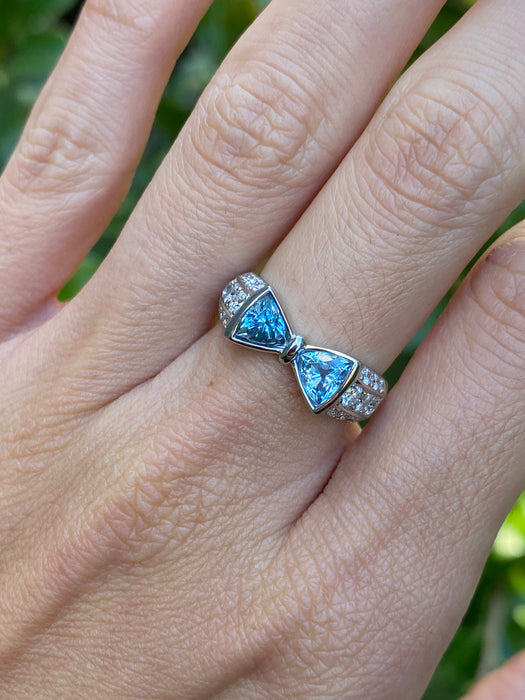 Platinum 900 aquamarine bow diamond ring 5.75