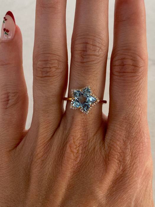 18K Gold Blue Topaz & Diamond Star Halo Ring