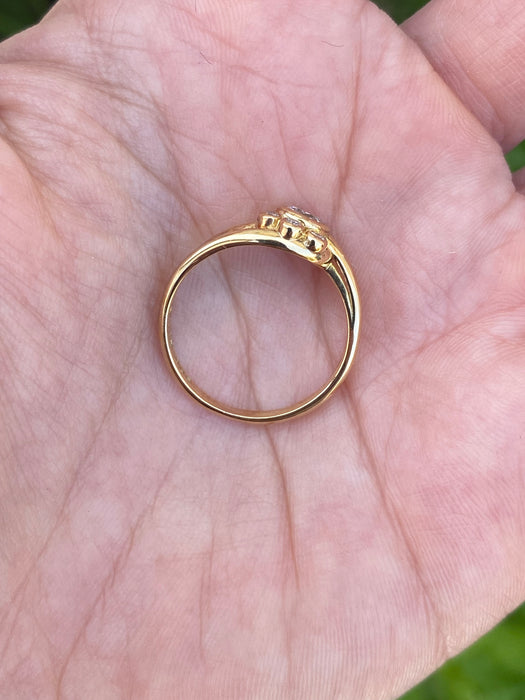 Vintage 18K Gold Bezel Diamond Ring Size 6.75