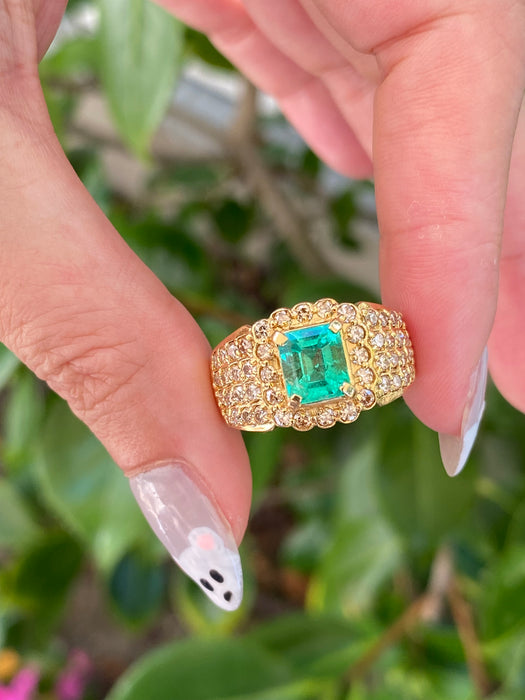 18k emerald diamond ring size 8.75