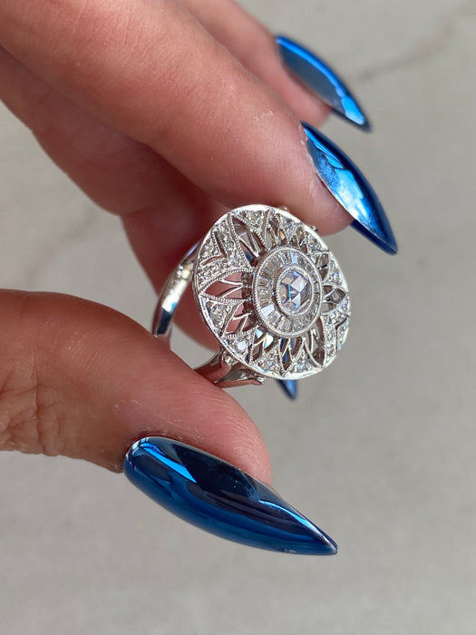 Vintage 18k White Gold Art Deco Diamond Ring