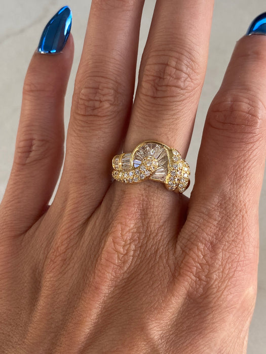 Vintage 18K Gold Baguette & Round Diamond Ring