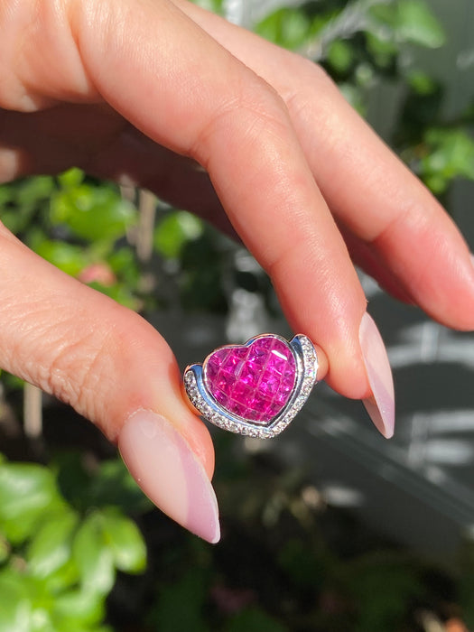 18k white gold ruby diamond heart ring