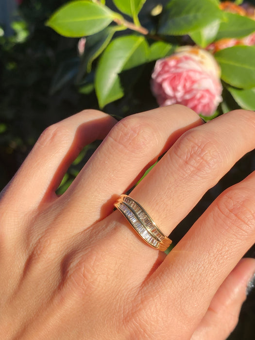 18k wavy diamond baguette ring size 6.75