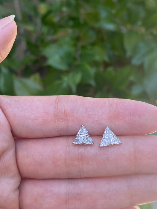 14k white gold 1 carat diamond trillion stud earrings