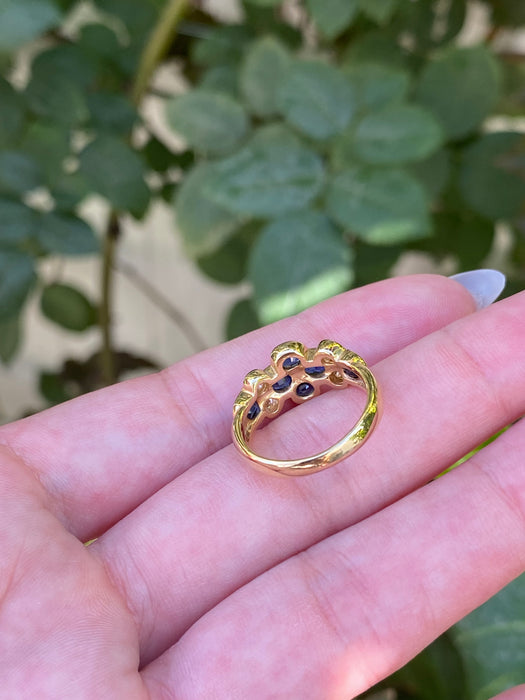 18k blue sapphire and diamond flower ring size 5