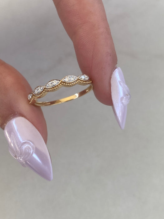 14K Natural Diamond Scalloped Ring