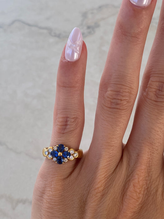 Vintage 18K Blue Sapphire & Diamond Flower Pinky Ring