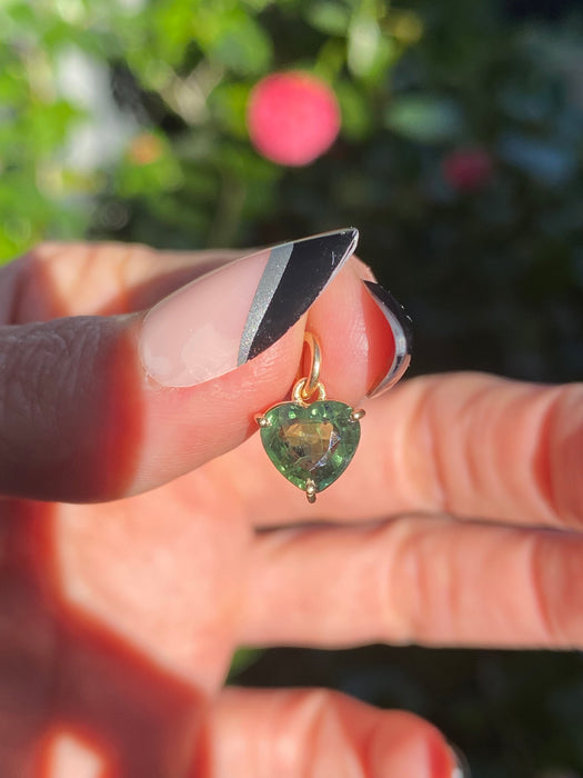 14K Gold Green Sapphire Heart Pendant – 1.71 CTW Natural Sapphire