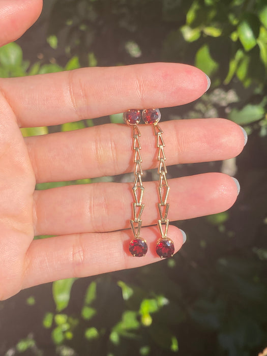 14k garnet v link earrings