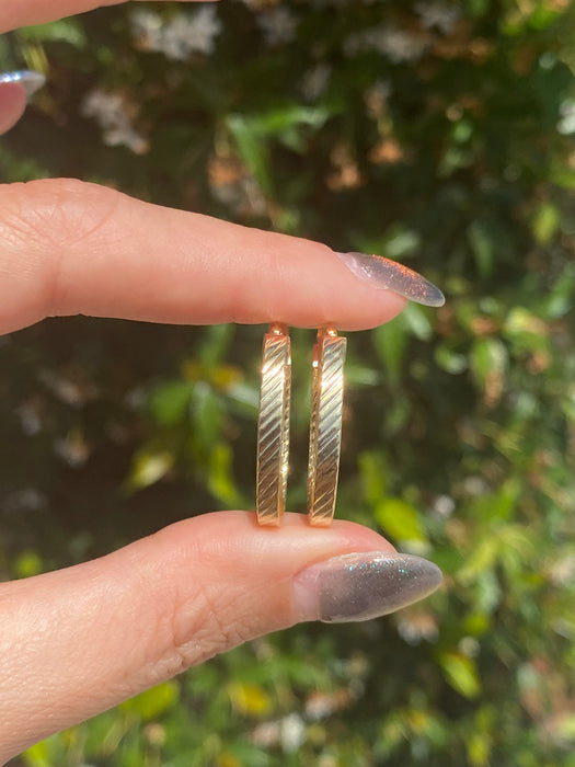 14k fluted oval hoop earrings