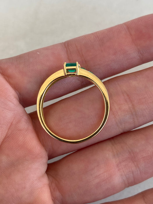 Vintage 18K Natural Emerald Ring