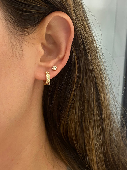 14K Gold Diamond-Cut Huggie Earrings