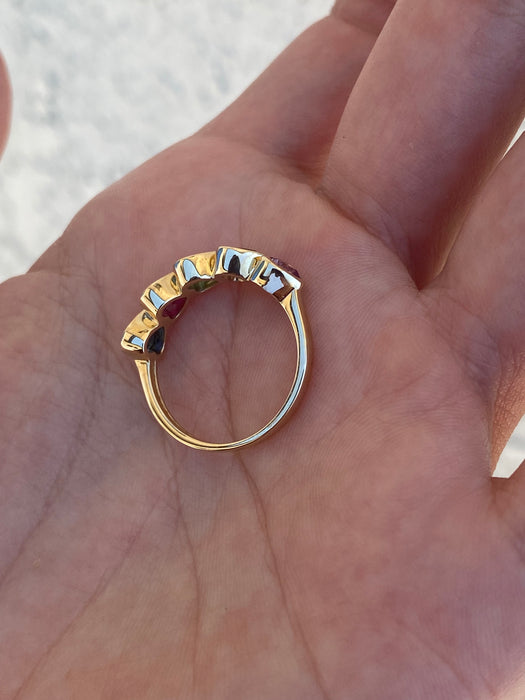 14k bezel set rainbow heart ring size 6.5