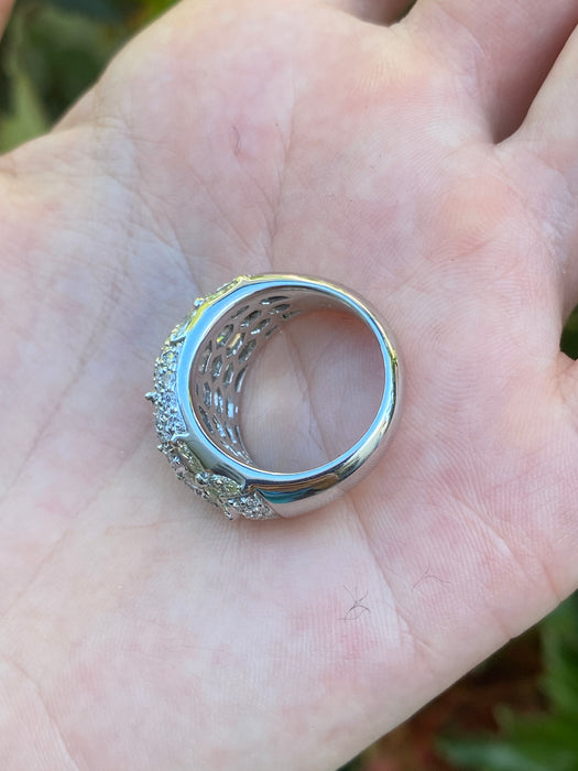 18k white gold diamond bombe star flower ring size 6