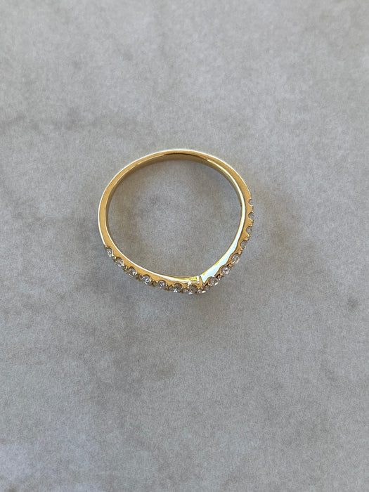 18K Natural Diamond Chevron Ring