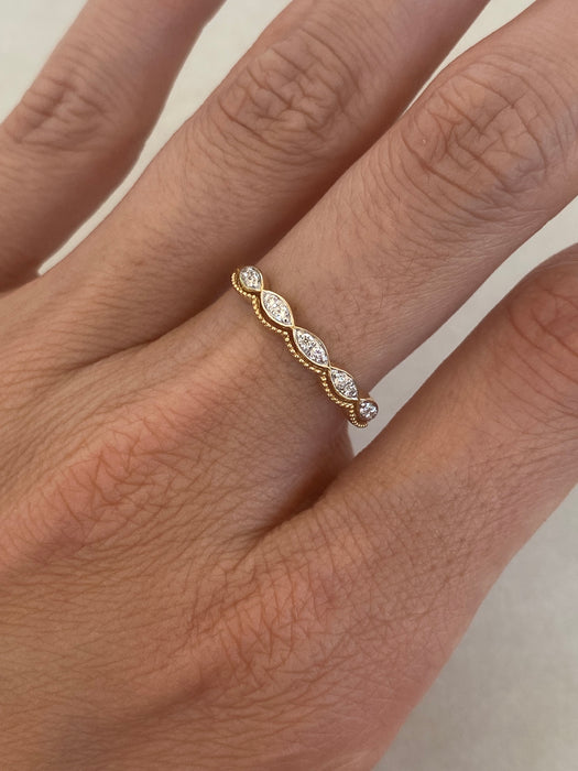 14K Natural Diamond Scalloped Ring