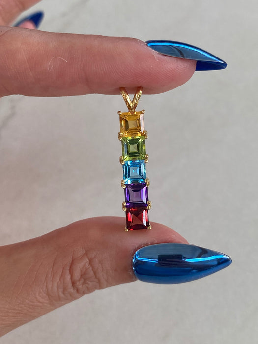 Vintage 18K Gold Rainbow Princess Cut Gemstone Pendant