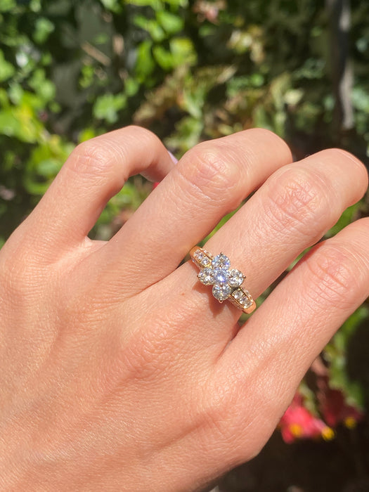 18k diamond flower ring size 5.75