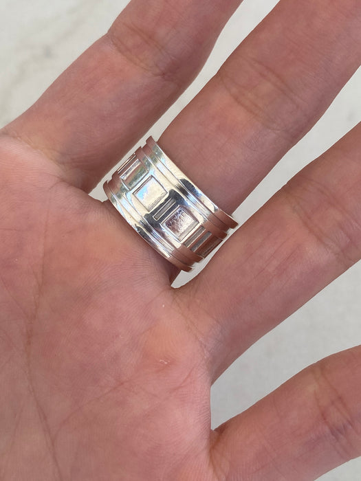 Vintage Tiffany & Co. Atlas Ring in Sterling Silver | Size 7 | 1995