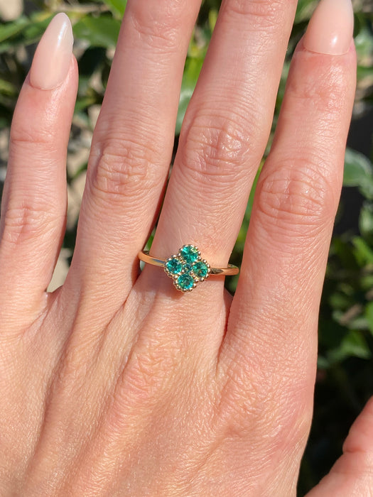 18K Gold Emerald Flower Ring