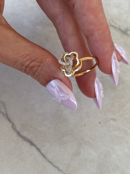 14K Gold Diamond Flower Ring Size 7