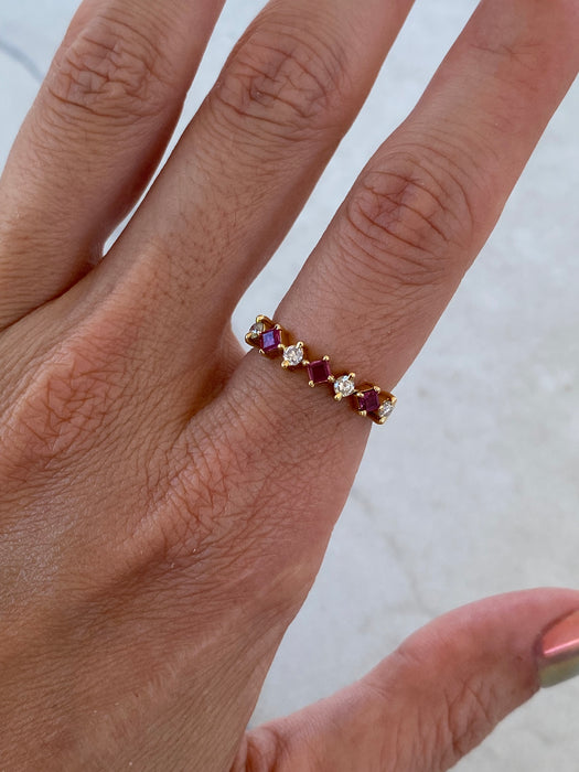 Vintage 18K Diamond & Ruby Ring