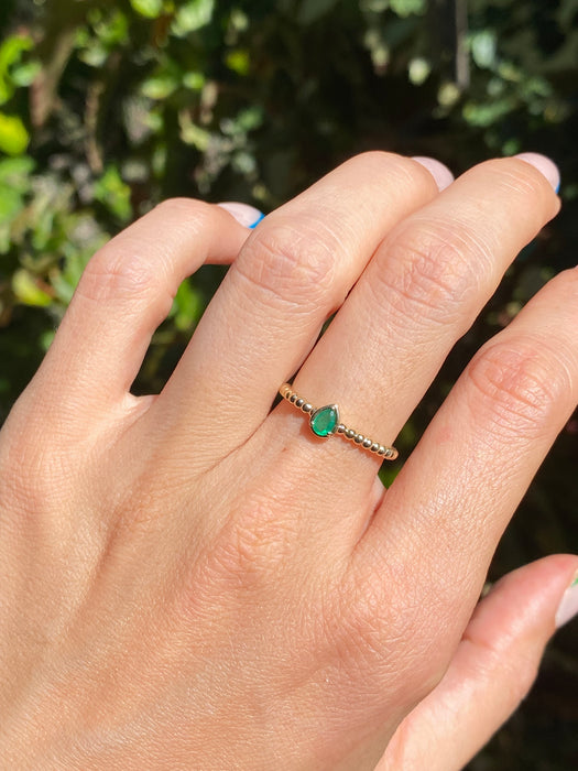 14k emerald bead ring size 6.5