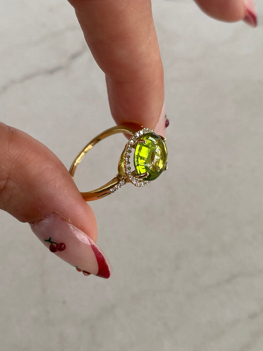 Vintage 18K Gold Cabochon Peridot & Diamond Halo Ring
