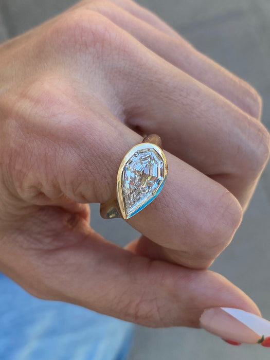 14K Gold 3.31 Carat East-West Step-Cut Pear Lab Diamond Ring