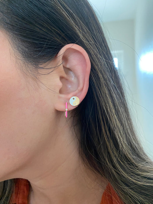 14k white yin yang diamond stud earrings