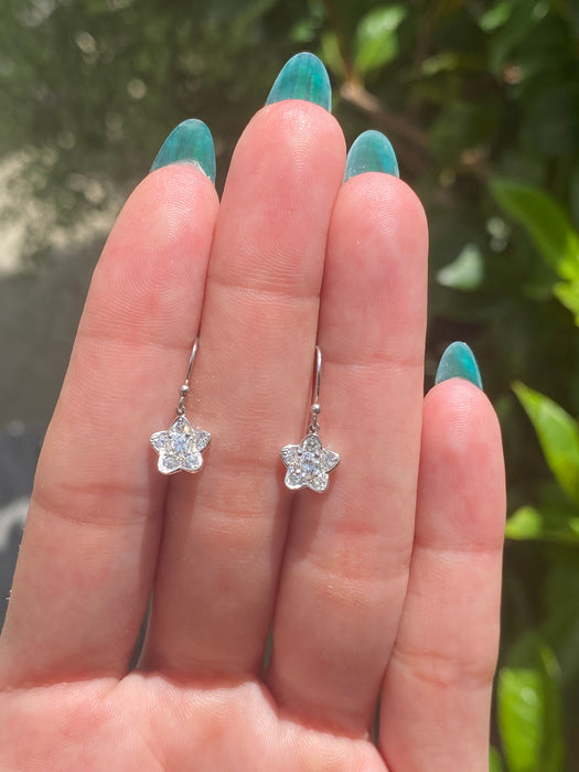 Platinum 900 diamond flower earrings