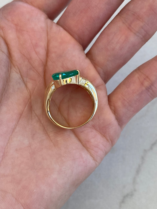 Vintage 18K Gold Emerald & Diamond Ring