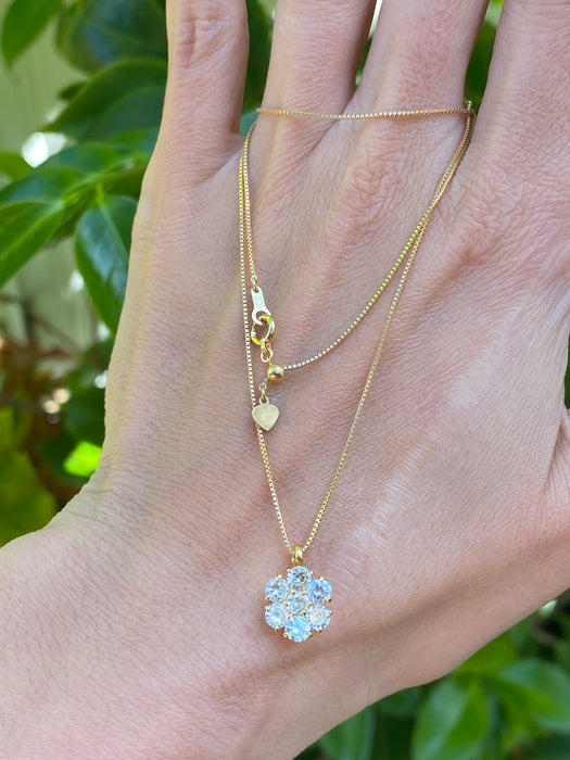 Vintage 18k Gold 1.02 TCW Diamond Flower Necklace