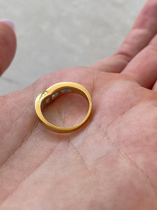 Vintage 18K Chevron Baguette Diamond Ring