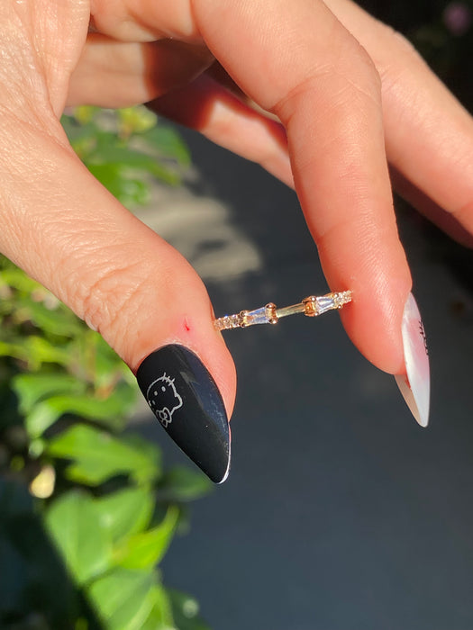 14k open tapered baguette diamond ring size 7