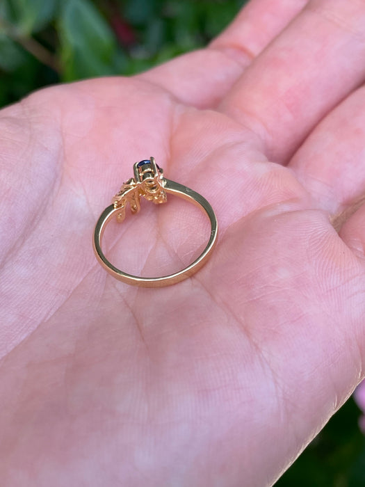 Vintage 18K Gold Natural Blue Sapphire Diamond Pinky Ring Size 4.25