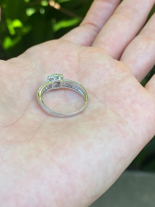 Platinum 900 diamond ring size 7.75