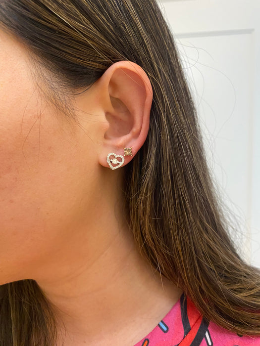 14k white gold diamond heart dancing stud earrings