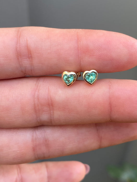 14k bezel set heart emerald stud earrings