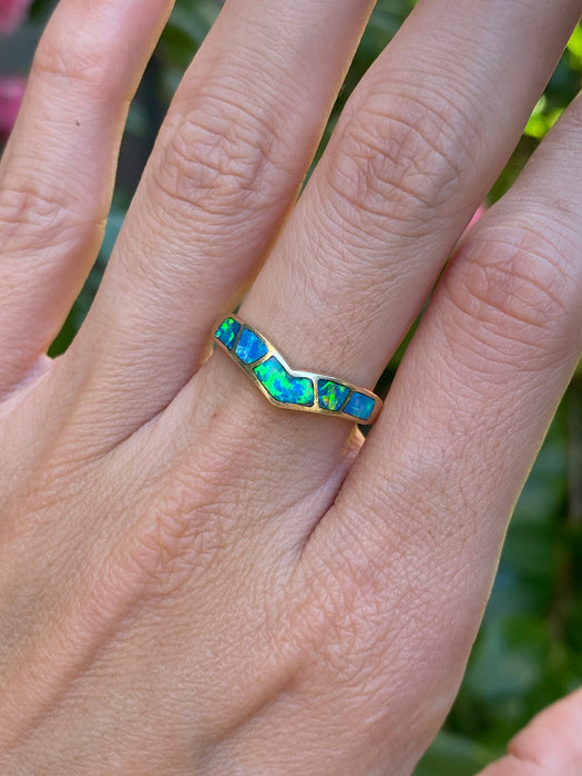 14k opal chevron ring size 6.75