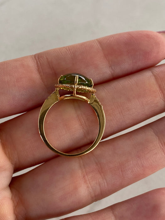 Vintage 18K Gold Cabochon Peridot & Diamond Halo Ring
