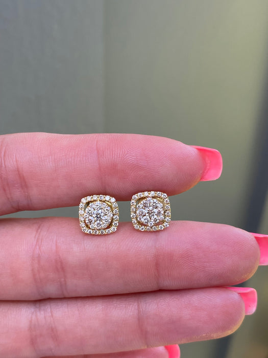 18k 0.76 tcw diamond stud earrings