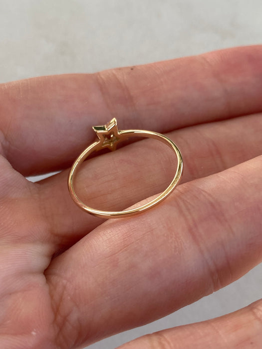 14K Gold Diamond Star Ring Size 7
