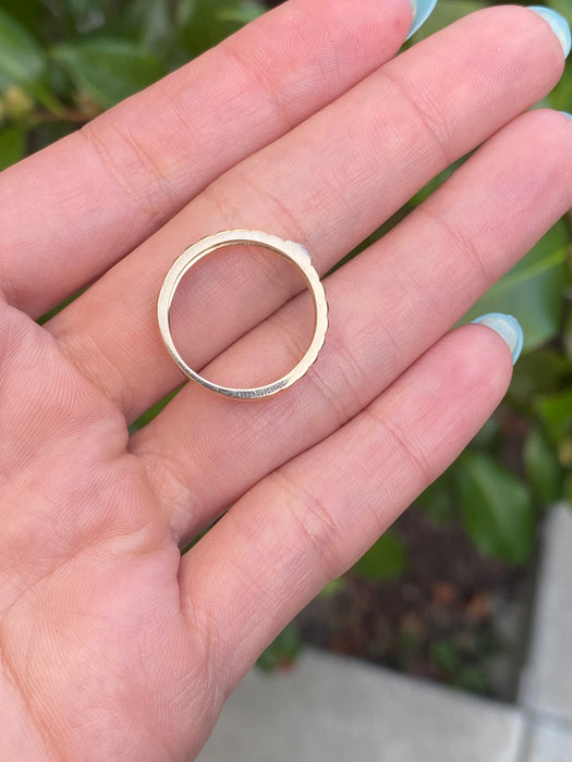 14k studded diamond ring size 6.5